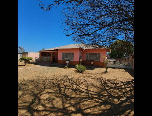 3 BEDROOM HOUSE FOR SALE IN RENSBURG